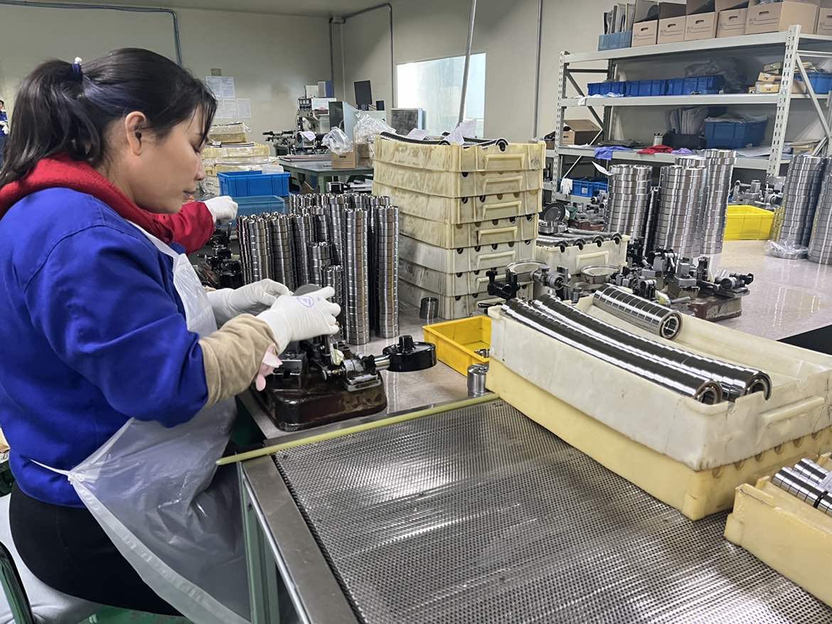 37年主軸軸承廠家告訴您：主軸結構與密封對機床的影響有多大！